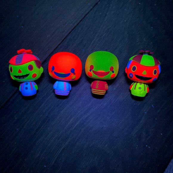 4 Five Nights At Freddys Pint Size Blacklight Balloon Boy Puppet Blue Yellow - Picture 2 of 10